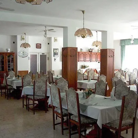 ケンタール ホテル 3*